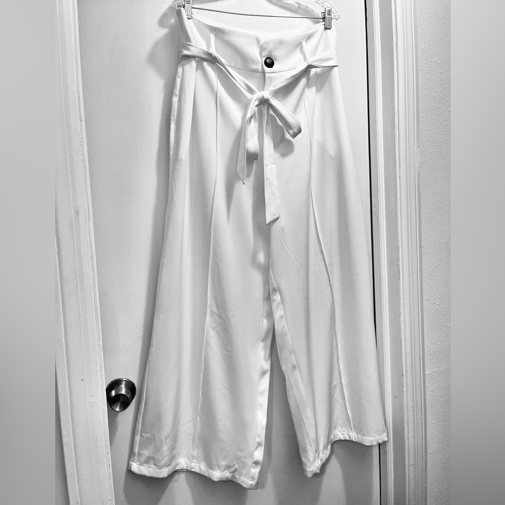 SHEIN White High Waisted Wide Leg Soft Pleated Top Stitched Pants w/Pockets Belt